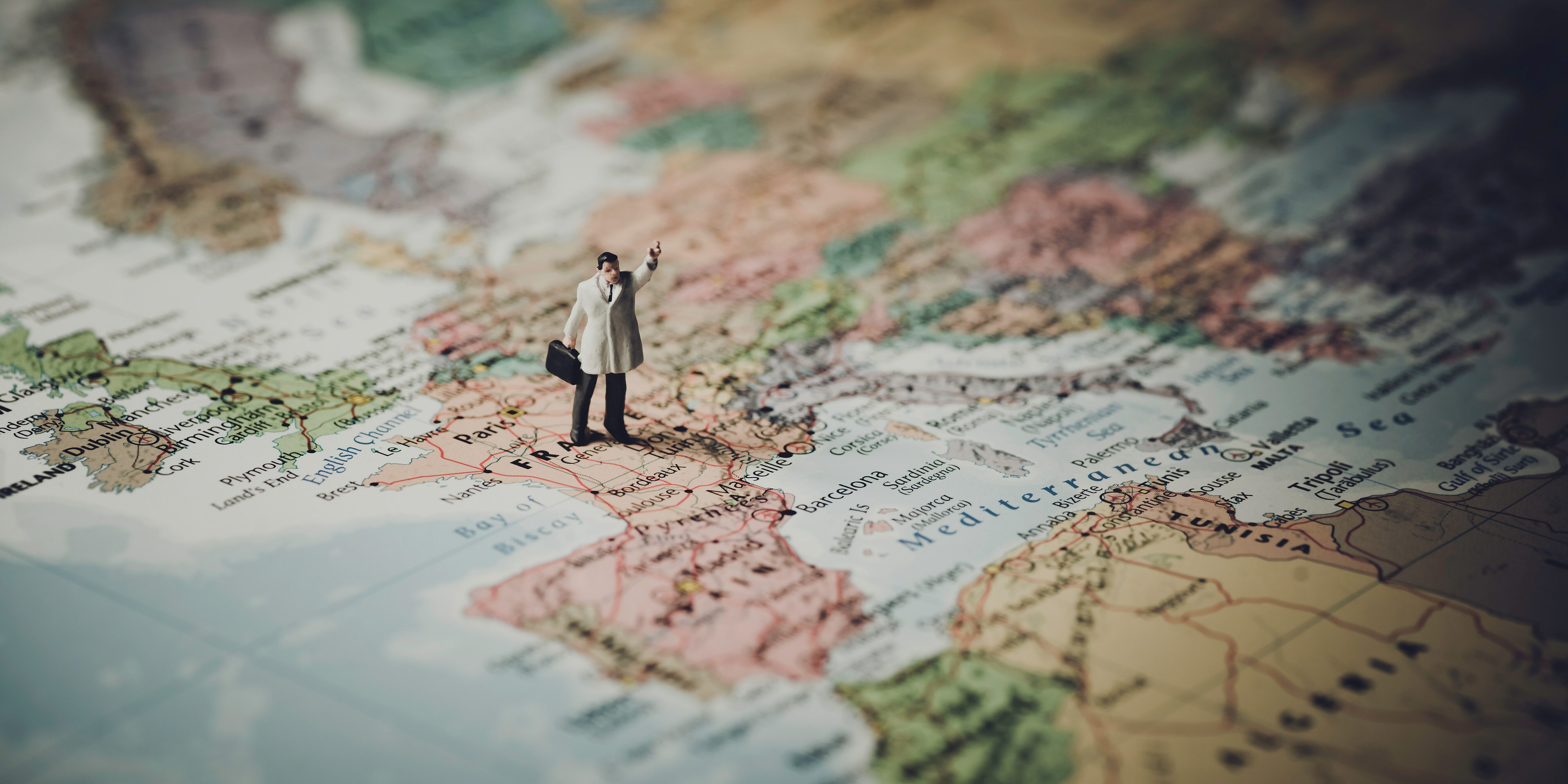 blur-cartography-close-up-concept-408503